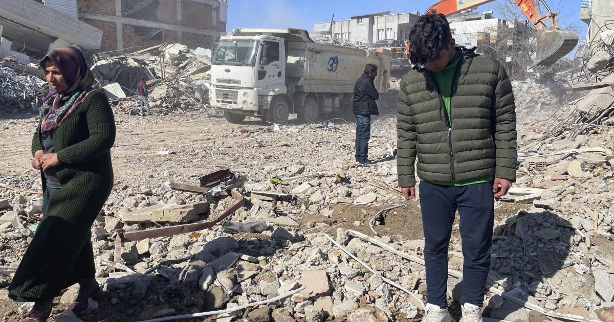 Újabb földrengés Törökországban, emberek kerülhettek ismét a romok alá