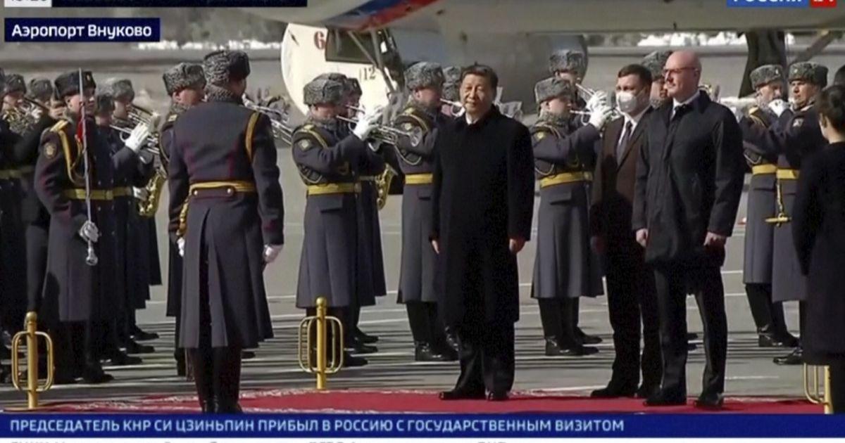 Moszkvába érkezett Hszi Csin-ping kínai elnök